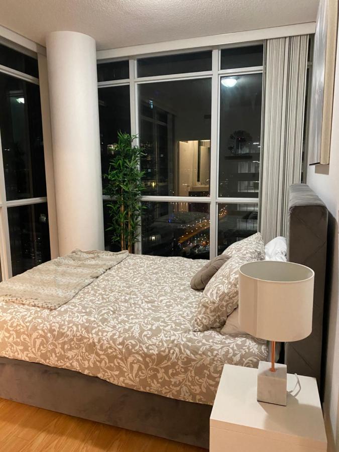 Toronto Cn Tower Maple Leaf Square Luxurious 2 Bedroom Condo 외부 사진